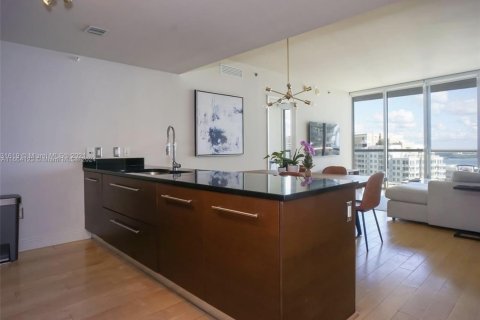 Купить кондоминиум в Майами, Флорида 2 спальни, 119.84м2, № 1862593 - фото 3