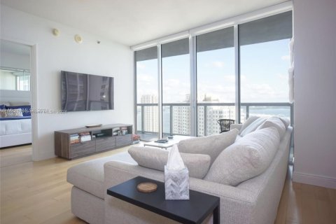 Купить кондоминиум в Майами, Флорида 2 спальни, 119.84м2, № 1862593 - фото 5
