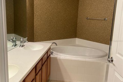 Townhouse in Clearwater, Florida 2 bedrooms, 152.17 sq.m. № 1919331 - photo 19