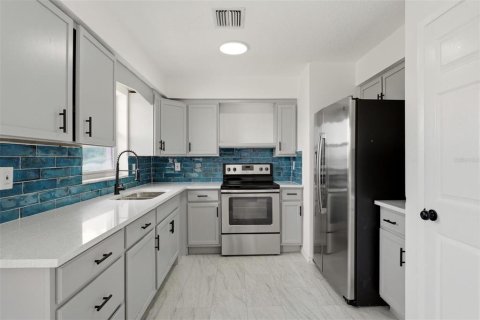 Villa ou maison à vendre à Rotonda, Floride: 2 chambres, 117.99 m2 № 2222768 - photo 7