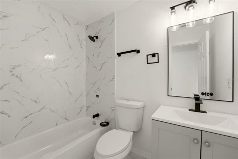 Villa ou maison à vendre à Rotonda, Floride: 2 chambres, 117.99 m2 № 2222768 - photo 10