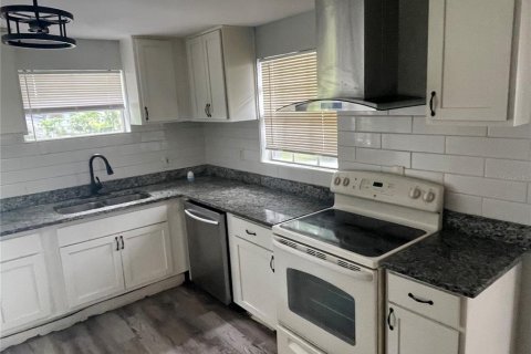 Casa en venta en Auburndale, Florida, 4 dormitorios, 138.98 m2 № 1821213 - foto 4