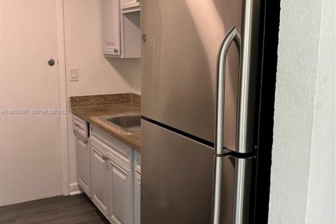 Снять в аренду кондоминиум в Майами, Флорида 1 спальня, 55.18м2, № 2053338 - фото 5