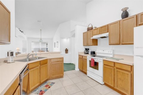 Villa ou maison à vendre à Kissimmee, Floride: 4 chambres, 169.27 m2 № 2411664 - photo 9