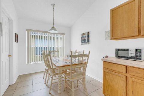 Villa ou maison à vendre à Kissimmee, Floride: 4 chambres, 169.27 m2 № 2411664 - photo 10