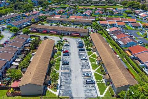 Condo in Kendall, Florida, 2 bedrooms  № 2091370 - photo 14
