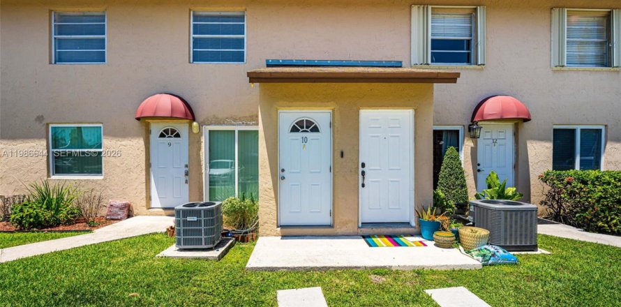 Condo in Kendall, Florida, 2 bedrooms  № 2091370
