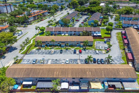 Condo in Kendall, Florida, 2 bedrooms  № 2091370 - photo 24