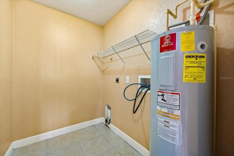 Townhouse in Redington Shores, Florida 3 bedrooms, 236.34 sq.m. № 2105925 - photo 26