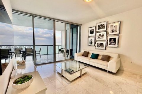 Снять в аренду кондоминиум в Санни-Айлс-Бич, Флорида 1 спальня, 107.86м2, № 1957797 - фото 4