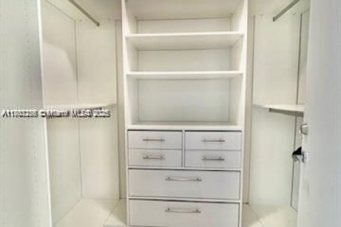 Снять в аренду кондоминиум в Санни-Айлс-Бич, Флорида 1 спальня, 107.86м2, № 1957797 - фото 10