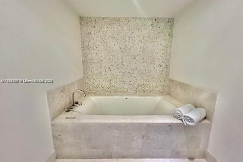 Снять в аренду кондоминиум в Санни-Айлс-Бич, Флорида 1 спальня, 107.86м2, № 1957797 - фото 11