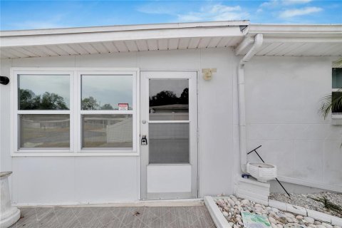 Villa ou maison à louer à Largo, Floride: 3 chambres, 83.61 m2 № 2342442 - photo 5