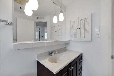 Villa ou maison à louer à Largo, Floride: 3 chambres, 83.61 m2 № 2342442 - photo 25