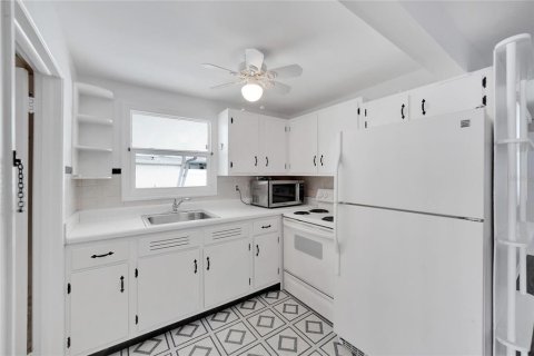 Villa ou maison à louer à Largo, Floride: 3 chambres, 83.61 m2 № 2342442 - photo 12
