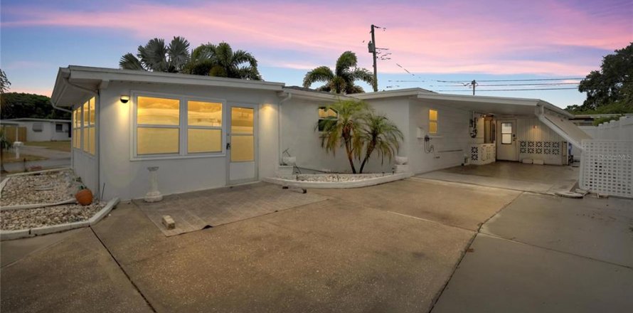 Villa ou maison à Largo, Floride 3 chambres, 83.61 m2 № 2342442