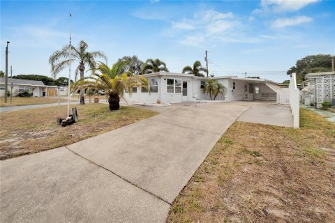 Villa ou maison à louer à Largo, Floride: 3 chambres, 83.61 m2 № 2342442 - photo 3