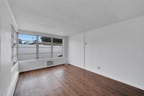 Villa ou maison à louer à Largo, Floride: 3 chambres, 83.61 m2 № 2342442 - photo 17