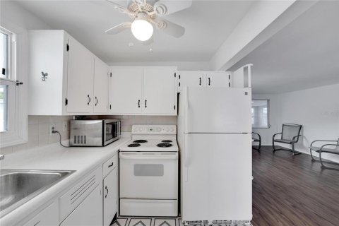 Villa ou maison à louer à Largo, Floride: 3 chambres, 83.61 m2 № 2342442 - photo 13