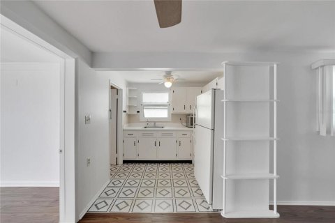 Villa ou maison à louer à Largo, Floride: 3 chambres, 83.61 m2 № 2342442 - photo 11