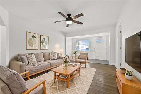 Casa en venta en Saint Petersburg, Florida, 3 dormitorios, 94.48 m2 № 1762033 - foto 10