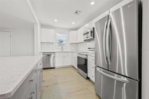 Casa en venta en Saint Petersburg, Florida, 3 dormitorios, 94.48 m2 № 1762033 - foto 12