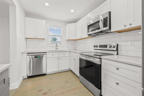 Casa en venta en Saint Petersburg, Florida, 3 dormitorios, 94.48 m2 № 1762033 - foto 13