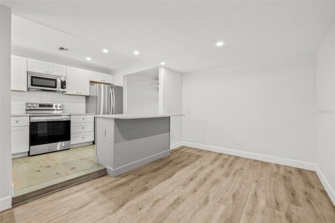 Casa en venta en Saint Petersburg, Florida, 3 dormitorios, 94.48 m2 № 1762033 - foto 16