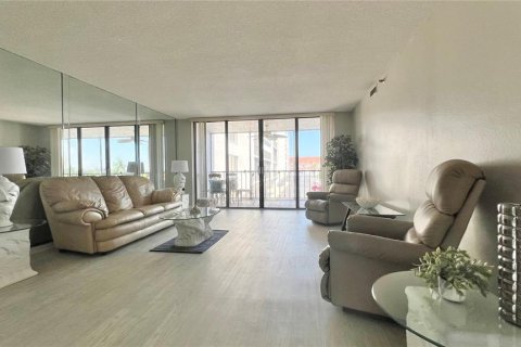 Condominio en venta en Indian Shores, Florida, 2 dormitorios, 117.52 m2 № 1854509 - foto 19