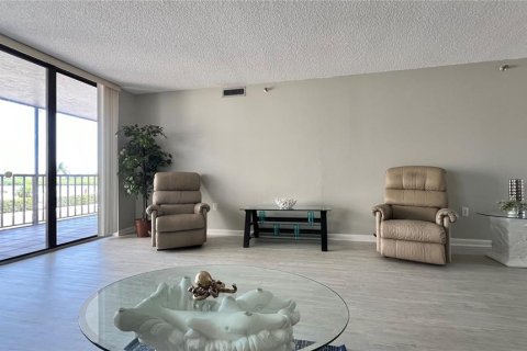 Condominio en venta en Indian Shores, Florida, 2 dormitorios, 117.52 m2 № 1854509 - foto 25