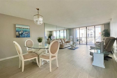 Condominio en venta en Indian Shores, Florida, 2 dormitorios, 117.52 m2 № 1854509 - foto 17