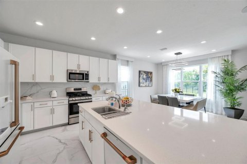 Villa ou maison à louer à Wesley Chapel, Floride: 3 chambres, 240.71 m2 № 2275444 - photo 15