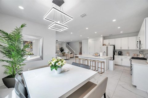 Villa ou maison à louer à Wesley Chapel, Floride: 3 chambres, 240.71 m2 № 2275444 - photo 20