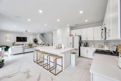 Villa ou maison à louer à Wesley Chapel, Floride: 3 chambres, 240.71 m2 № 2275444 - photo 3