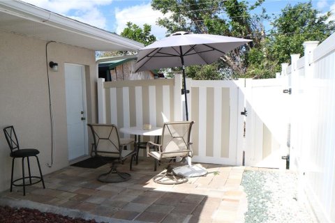 House in Fort Myers, Florida 3 bedrooms, 121.89 sq.m. № 1525592 - photo 23