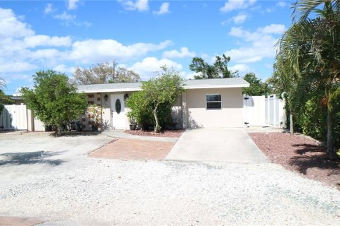 House in Fort Myers, Florida 3 bedrooms, 121.89 sq.m. № 1525592 - photo 3