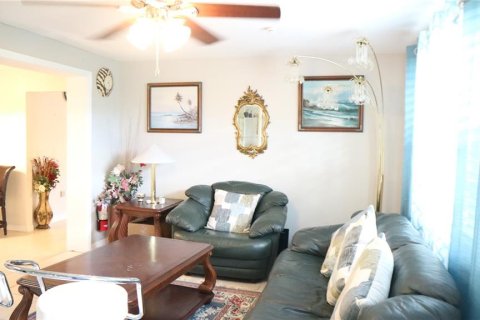 House in Fort Myers, Florida 3 bedrooms, 121.89 sq.m. № 1525592 - photo 5