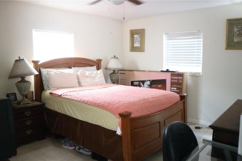 House in Fort Myers, Florida 3 bedrooms, 121.89 sq.m. № 1525592 - photo 20