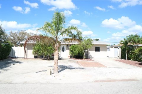 House in Fort Myers, Florida 3 bedrooms, 121.89 sq.m. № 1525592 - photo 27