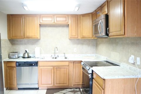 House in Fort Myers, Florida 3 bedrooms, 121.89 sq.m. № 1525592 - photo 9