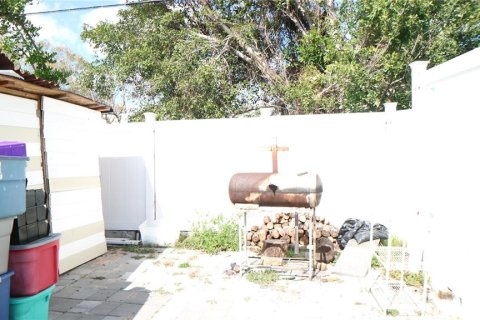 House in Fort Myers, Florida 3 bedrooms, 121.89 sq.m. № 1525592 - photo 22