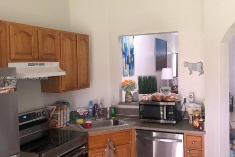 Adosado en venta en Homestead, Florida, 2 dormitorios, 85.38 m2 № 2054949 - foto 4