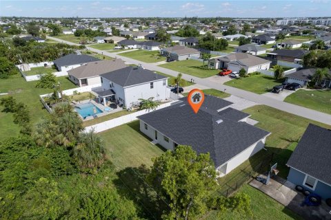 Villa ou maison à vendre à Cape Coral, Floride: 4 chambres, 194.35 m2 № 2135903 - photo 27