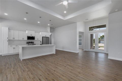 Villa ou maison à vendre à Cape Coral, Floride: 4 chambres, 194.35 m2 № 2135903 - photo 4