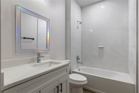Villa ou maison à vendre à Cape Coral, Floride: 4 chambres, 194.35 m2 № 2135903 - photo 11
