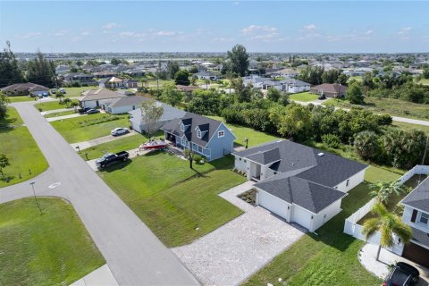 Villa ou maison à vendre à Cape Coral, Floride: 4 chambres, 194.35 m2 № 2135903 - photo 24