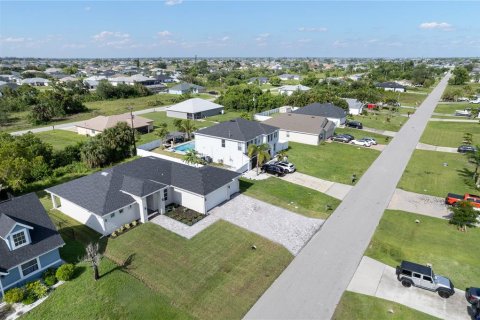 Villa ou maison à vendre à Cape Coral, Floride: 4 chambres, 194.35 m2 № 2135903 - photo 29