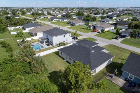Villa ou maison à vendre à Cape Coral, Floride: 4 chambres, 194.35 m2 № 2135903 - photo 30