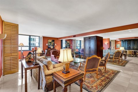 Condo in Bal Harbour, Florida, 2 bedrooms  № 1731021 - photo 2