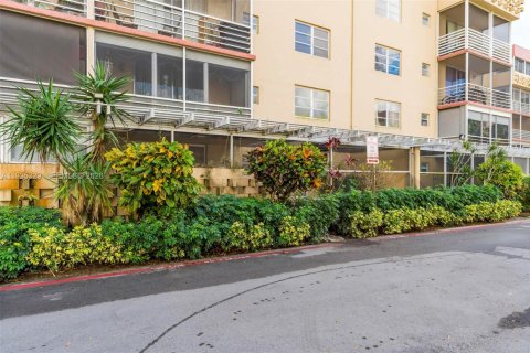 Copropriété à vendre à Plantation, Floride: 2 chambres, 117.06 m2 № 1998784 - photo 24